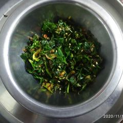 A picture of Lasuni methi.