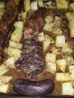 Una foto de Tapa de asado con papas
