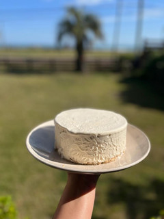 Una foto de Postre helado de duraznos