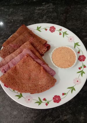 A picture of Beetroot dosa.