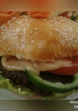 A picture of Whosayna’s Beef Burgers.
