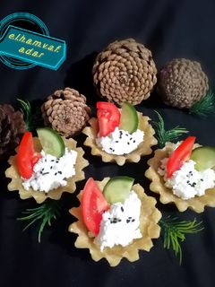 عکسی از دستور تارت پنیر و خیار و گوجه 🍅🥒