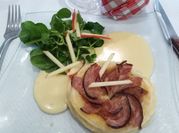Une photo de pâte camembert