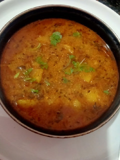 आलू की दही वाली सब्जी (aaloo ki dahi wali sabji recipe in Hindi) रेसिपी मुख्य फोटो