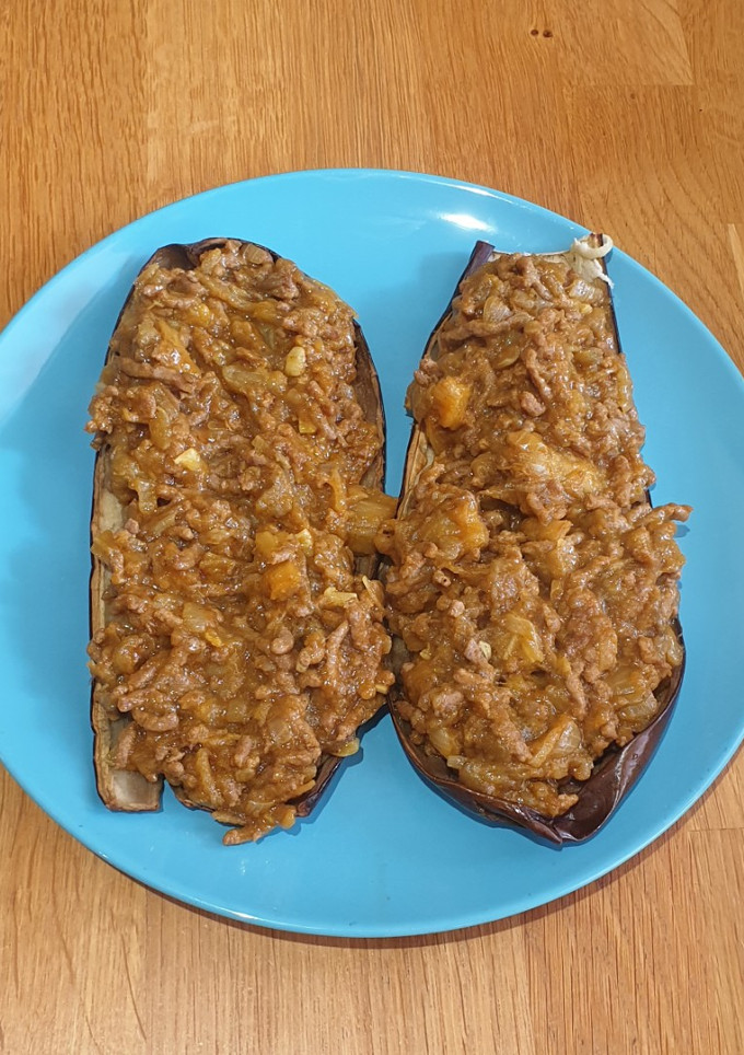 Una foto de Berenjenas rellenas de pollo al curry