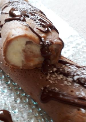 Csokoládés palacsinta kókuszos-tejbegríz krémmel recept fotója