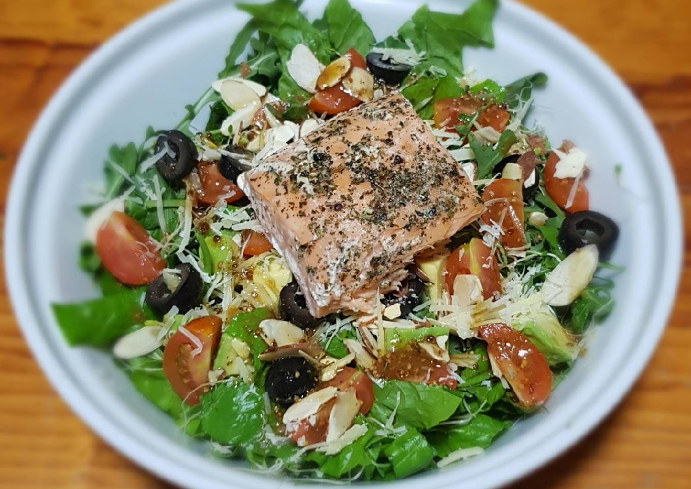 Ensalada mixta con salmón