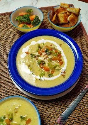 A picture of Creamy Broccoli Soup.