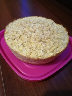 Una foto de Torta húmeda de manzana y coco. Sin harina refinada, sin azúcar