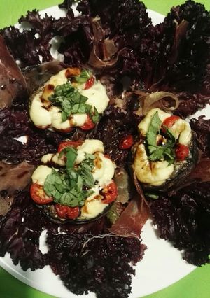 Una foto de Portobellos caprese