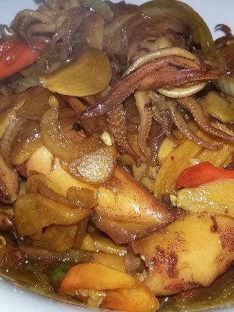 Cara Simple Menyiapkan Resep  Tumis cumi asin pedes manis yang Enak, Bisa Manjain Lidah