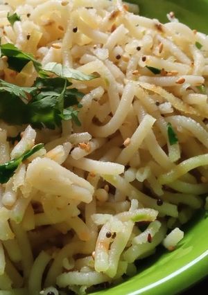 નુડલ્સ(Noodles Recipe in Gujarati) રેસીપી મુખ્ય ફોટો