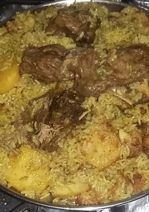 صورة لوصفة مقلوبه زهره وبطاطا باللحم