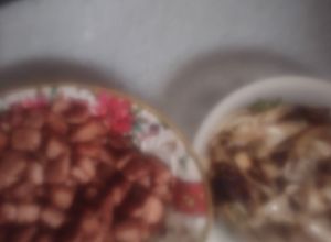 Una foto de Chuleta en cubos encebollada a mi estilo 😋😋