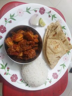 कोळंबी मसाला (kolambi masala recipe in marathi) रेसिपी चे मुख्य फोटो