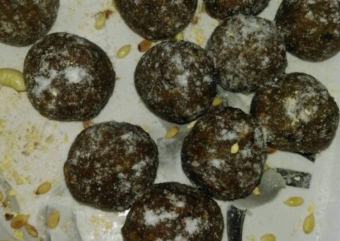 Oats Dates Bliss Balls