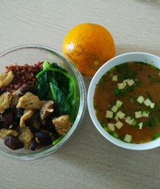 gà xào nấm hương