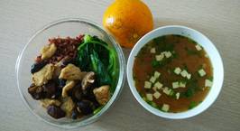 Hình ảnh món Bữa trưa eatclean: cơm gạo lứt, gà xào nấm hương, rau cải luộc