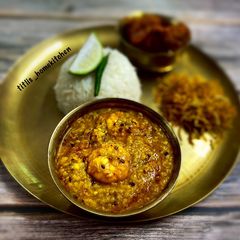 A picture of Chingri Moong Daal.