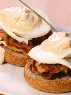 Una foto de Huevos benedictinos - Escalfador de huevos |Lékué