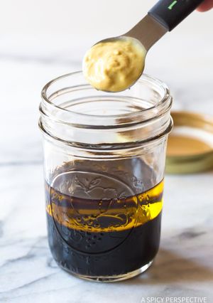 A picture of Balsamic Vinegarette.