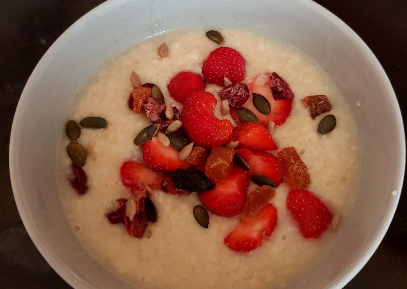 Ready brek with fresh strawberries,Dried fruit & Seeds 😉