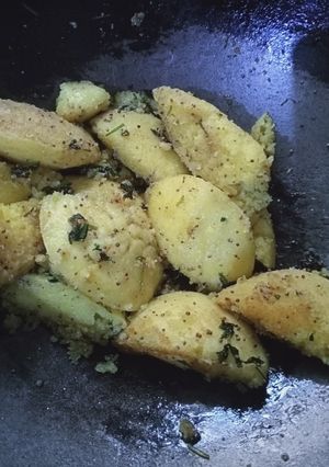 A picture of Suji dhokla.