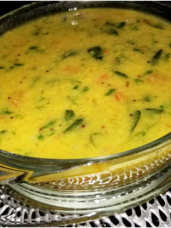 A picture of Instant Pot Lentil Spinach Curry.
