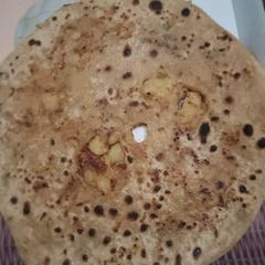 A picture of Delicious Aloo Gobhi Paratha.