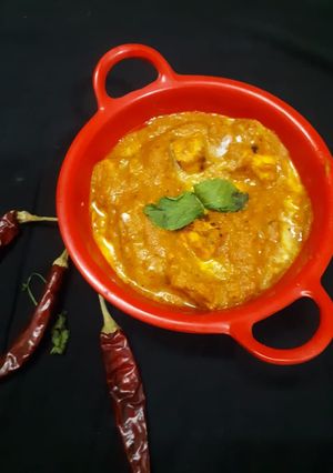 A picture of Paneer butter masala.