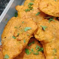 A picture of Paratha pakoda.