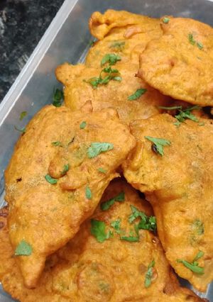 A picture of Paratha pakoda.
