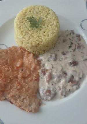 Natúr karajszelet szegfűgomba mártással recept fotója
