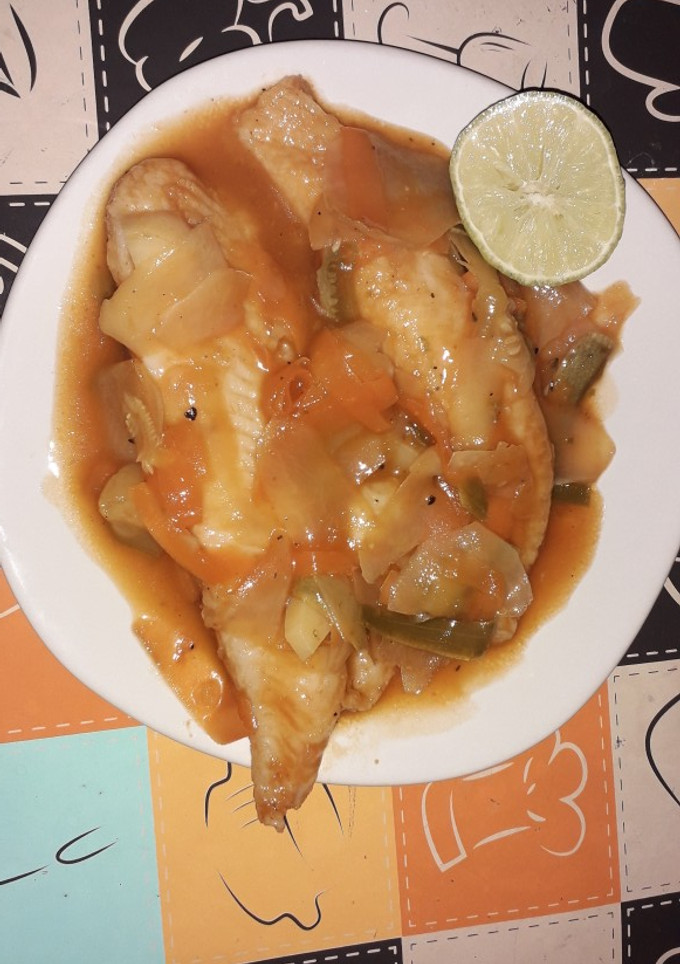 Una foto de Filete de pescado en jugo de verduras (V8) Sin grasa