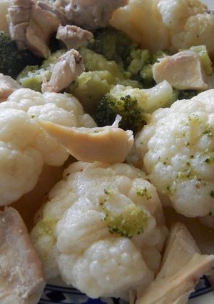 Foto principal de Ensalada templada de coliflor y brecol