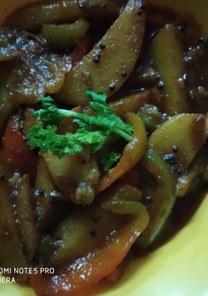A picture of Capsicum and potato ki sabzi.