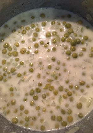 Gyors gluténmentes zöldborsófőzelék recept fotója