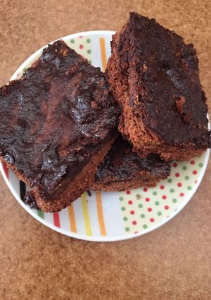 Foto di QUADROTTI AL CIOCCOLATO FONDENTE con CREMA RUBY E CIOCCOLATO FONDENTE