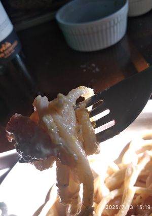 Una foto de Fideos veganos con crema de rabanitos y panceta