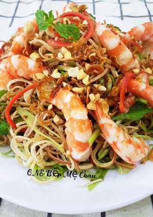 Hình của món Gỏi hoa chuối trộn tôm.