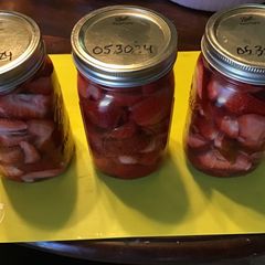 A picture of 750. California Farm  Strawberry Harvest & Liqueur.