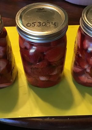 A picture of 750. California Farm Strawberry Harvest & Liqueur.