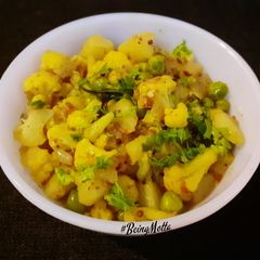 A picture of Cauliflower-Peas- Potato Subzi.