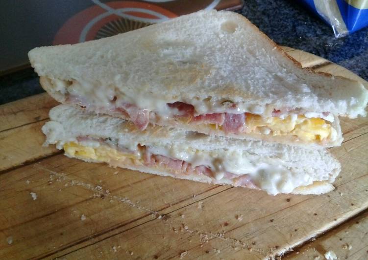 Bacon and egg deluxe sandwich