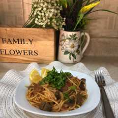 سباغيتي باللحمه وصوص الطماطم 🥩🍅🍝-レシピのメイン写真
