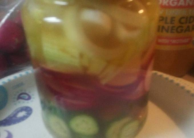 Simple Pickled Veggies