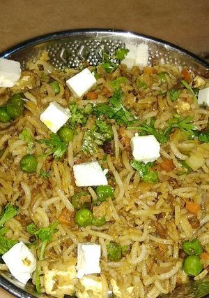नूडल राइस (Noodle rice recipe in hindi) रेसिपी मुख्य फोटो