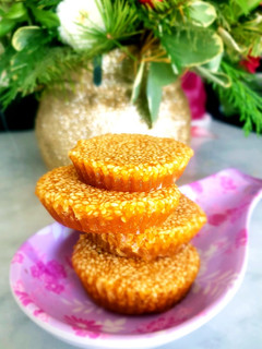 A picture of Caramelized jaggery Cupcake.