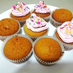 A picture of Pina colada cupcakes.