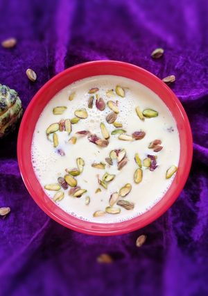 સીતાફળ બાસુંદી (Sitafal Basundi Recipe In Gujarati) રેસીપી મુખ્ય ફોટો